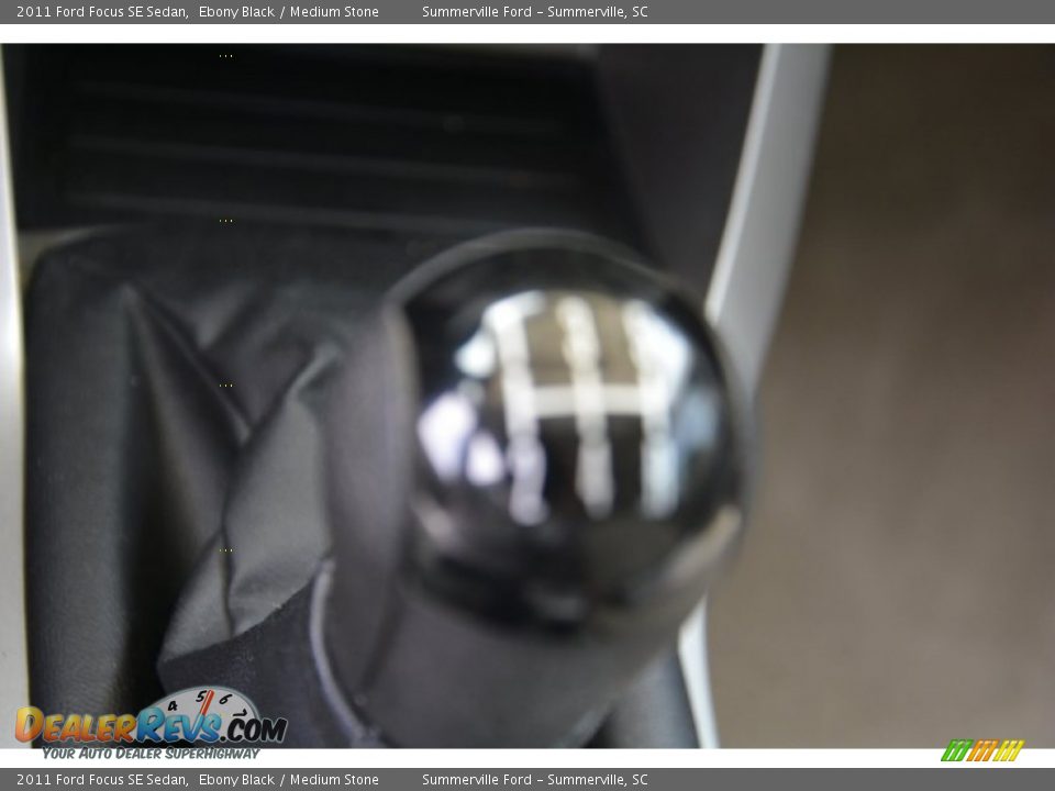 2011 Ford Focus SE Sedan Ebony Black / Medium Stone Photo #25