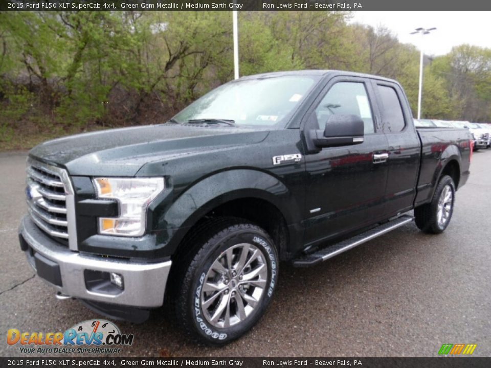 Front 3/4 View of 2015 Ford F150 XLT SuperCab 4x4 Photo #8