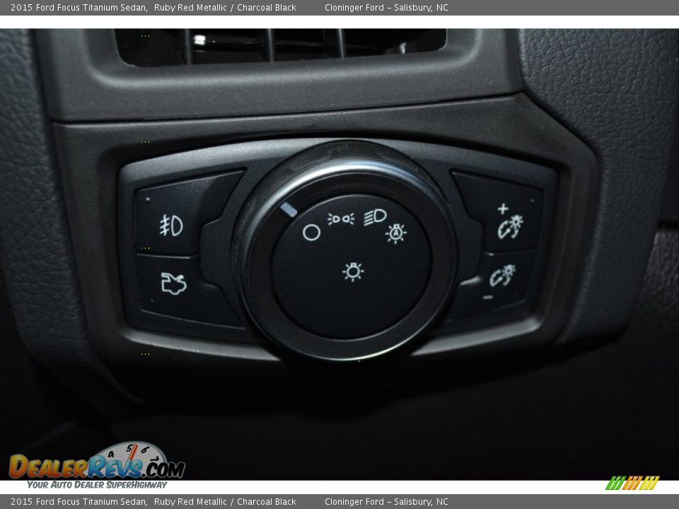 2015 Ford Focus Titanium Sedan Ruby Red Metallic / Charcoal Black Photo #23