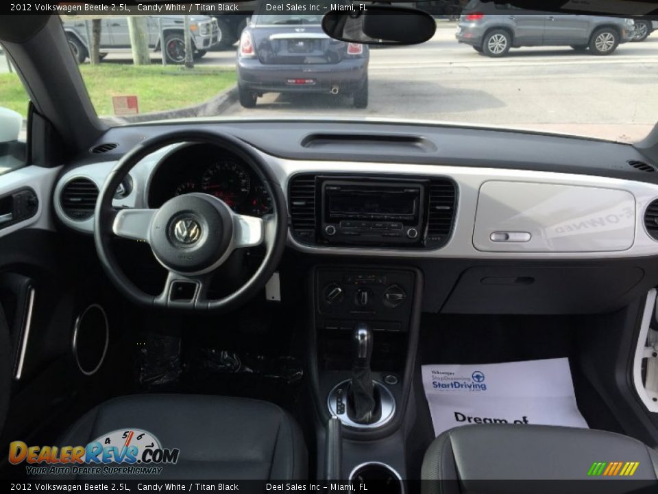 2012 Volkswagen Beetle 2.5L Candy White / Titan Black Photo #12