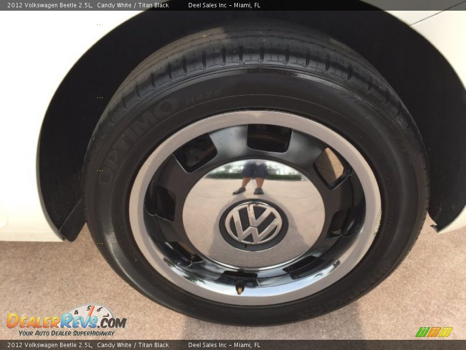 2012 Volkswagen Beetle 2.5L Candy White / Titan Black Photo #13