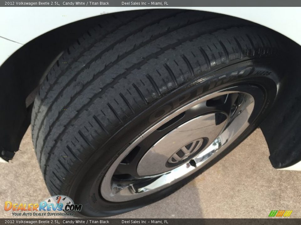 2012 Volkswagen Beetle 2.5L Candy White / Titan Black Photo #14
