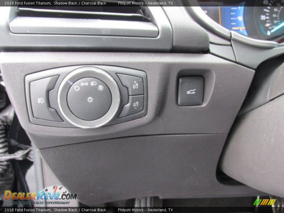 Controls of 2016 Ford Fusion Titanium Photo #32