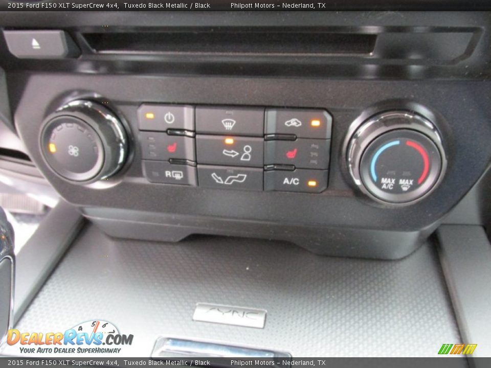 Controls of 2015 Ford F150 XLT SuperCrew 4x4 Photo #31