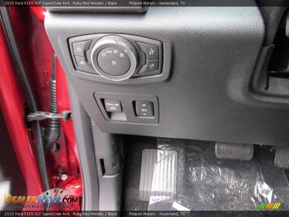 2015 Ford F150 XLT SuperCrew 4x4 Ruby Red Metallic / Black Photo #36