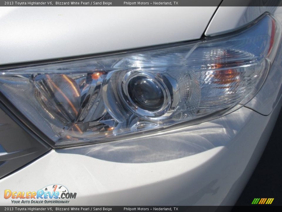 2013 Toyota Highlander V6 Blizzard White Pearl / Sand Beige Photo #6