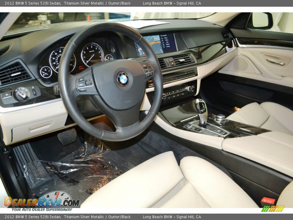 2012 BMW 5 Series 528i Sedan Titanium Silver Metallic / Oyster/Black Photo #12