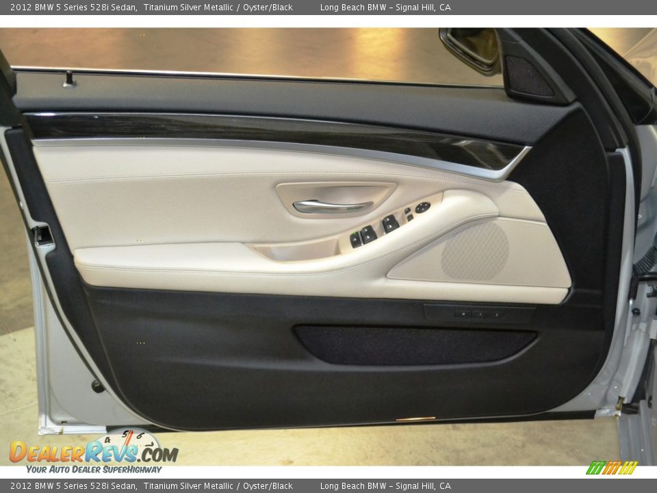 2012 BMW 5 Series 528i Sedan Titanium Silver Metallic / Oyster/Black Photo #18