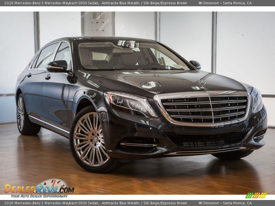 Front 3/4 View of 2016 Mercedes-Benz S Mercedes-Maybach S600 Sedan Photo #12