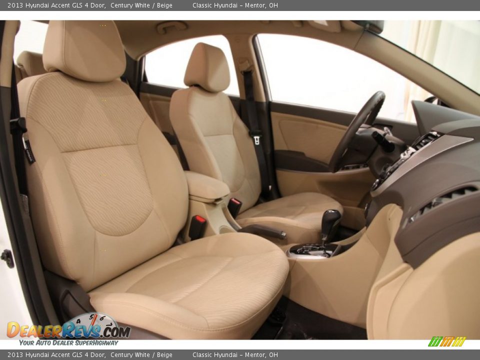 2013 Hyundai Accent GLS 4 Door Century White / Beige Photo #10