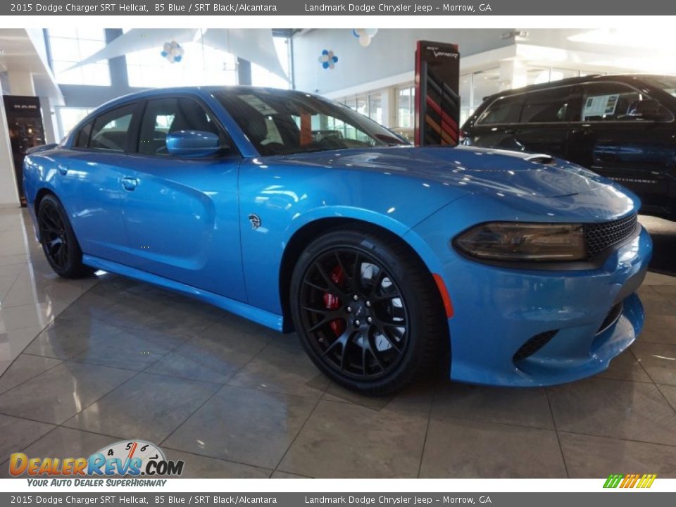 Front 3/4 View of 2015 Dodge Charger SRT Hellcat Photo #4