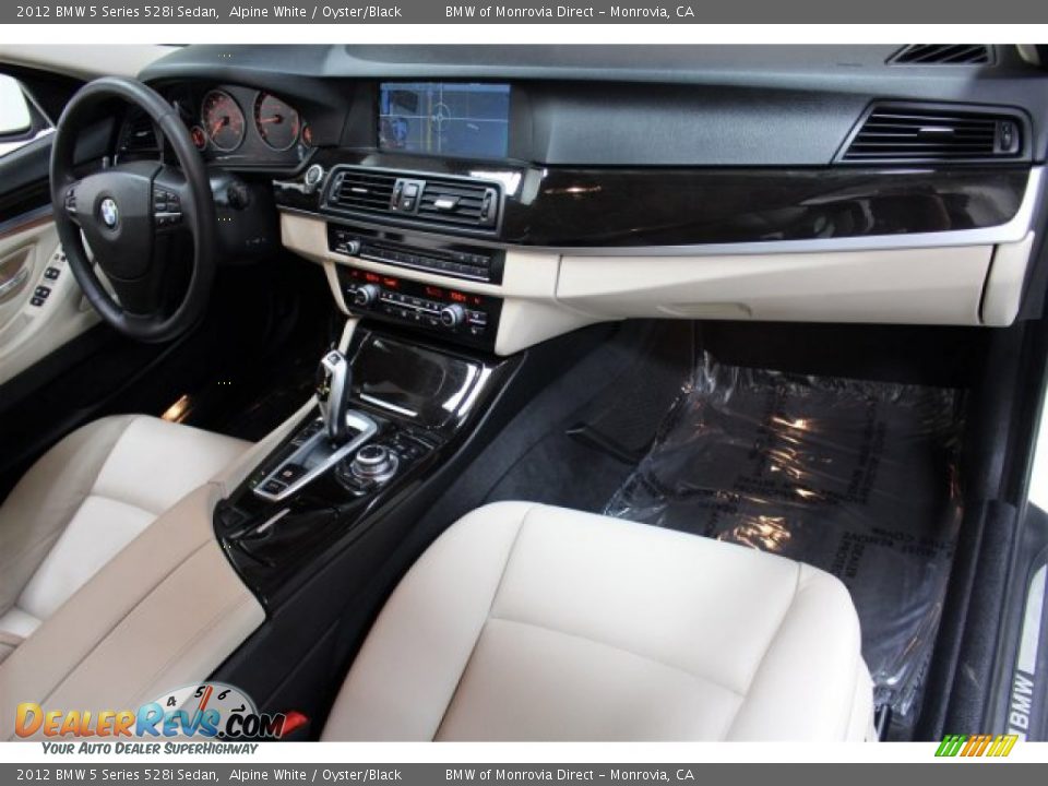2012 BMW 5 Series 528i Sedan Alpine White / Oyster/Black Photo #12