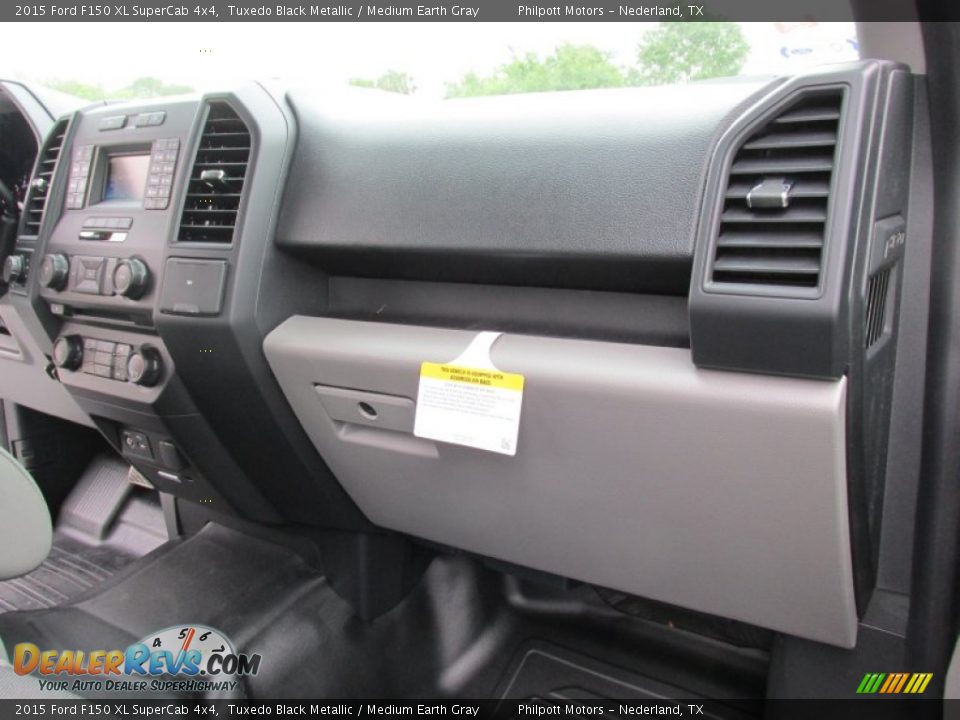 2015 Ford F150 XL SuperCab 4x4 Tuxedo Black Metallic / Medium Earth Gray Photo #16