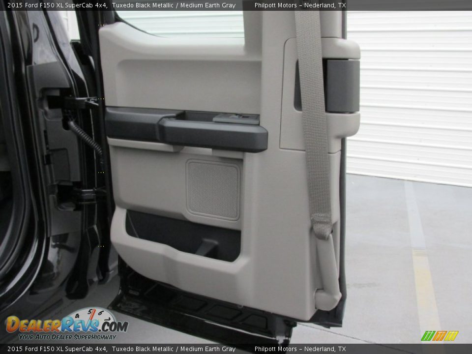 2015 Ford F150 XL SuperCab 4x4 Tuxedo Black Metallic / Medium Earth Gray Photo #18