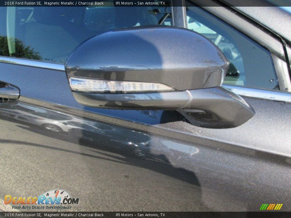 2016 Ford Fusion SE Magnetic Metallic / Charcoal Black Photo #4