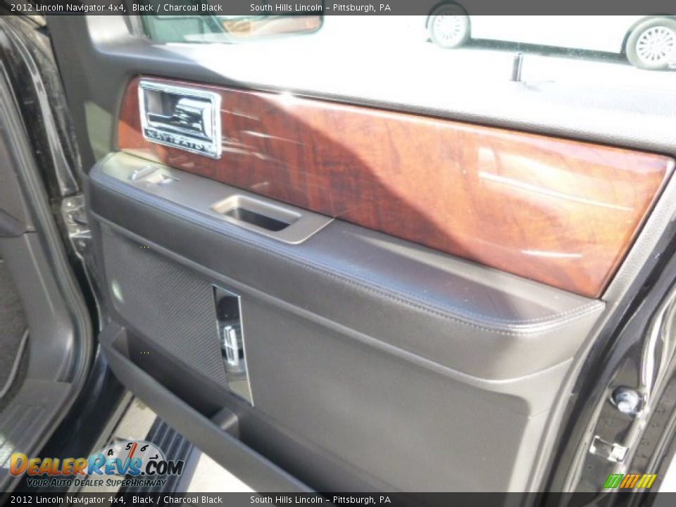2012 Lincoln Navigator 4x4 Black / Charcoal Black Photo #13