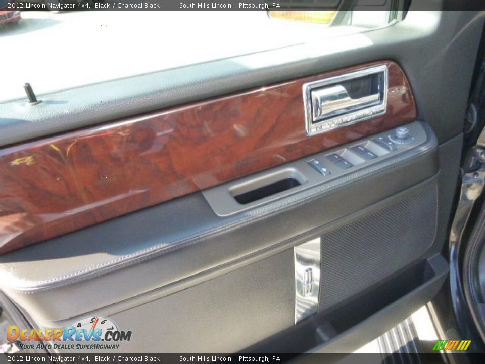 2012 Lincoln Navigator 4x4 Black / Charcoal Black Photo #19