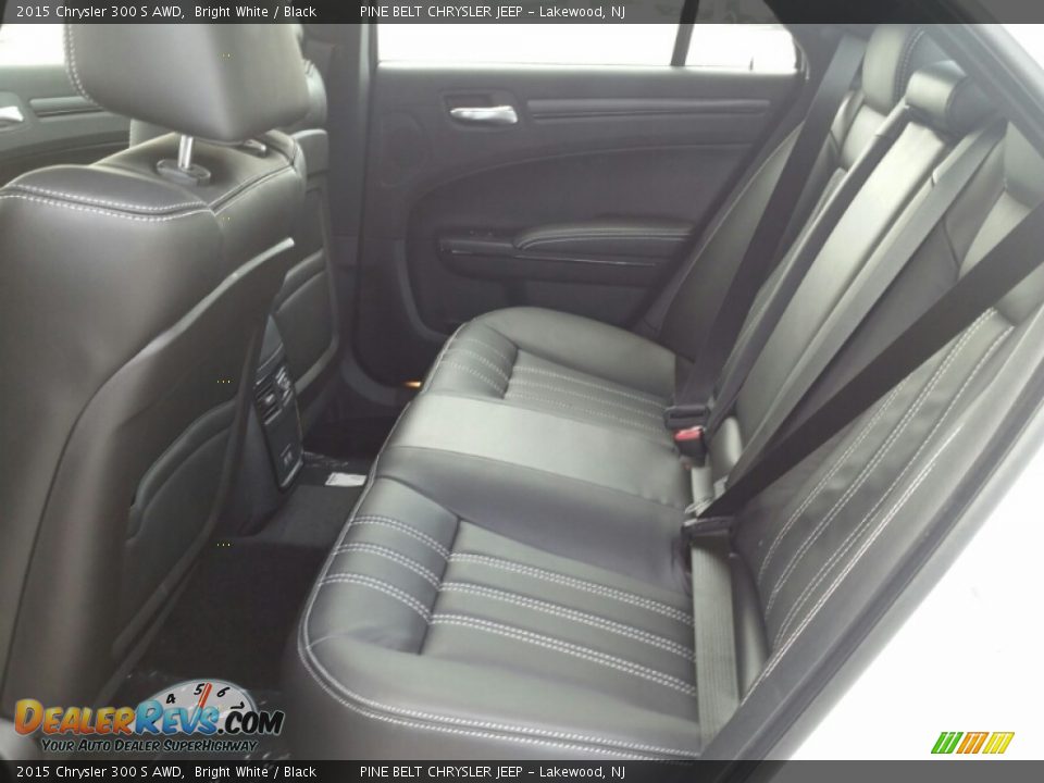 2015 Chrysler 300 S AWD Bright White / Black Photo #6
