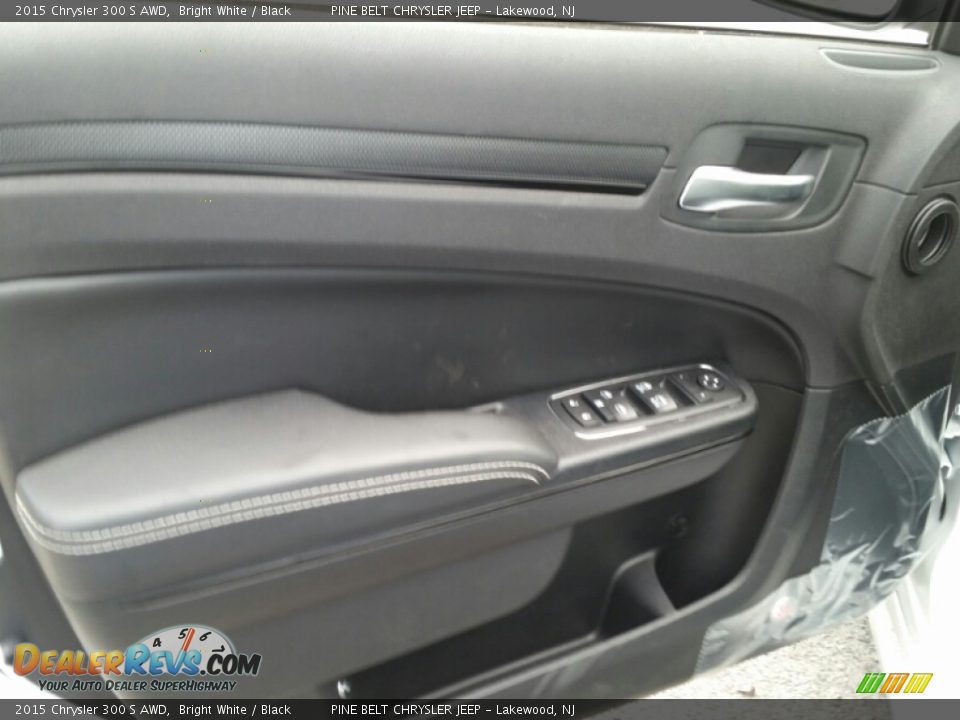 2015 Chrysler 300 S AWD Bright White / Black Photo #8