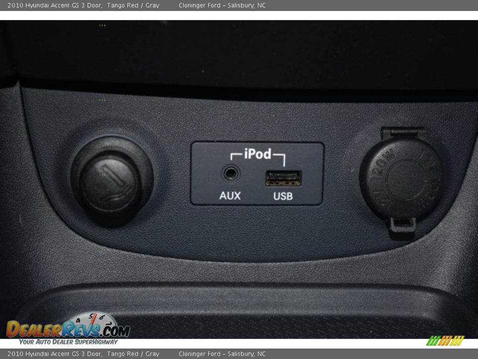 2010 Hyundai Accent GS 3 Door Tango Red / Gray Photo #17