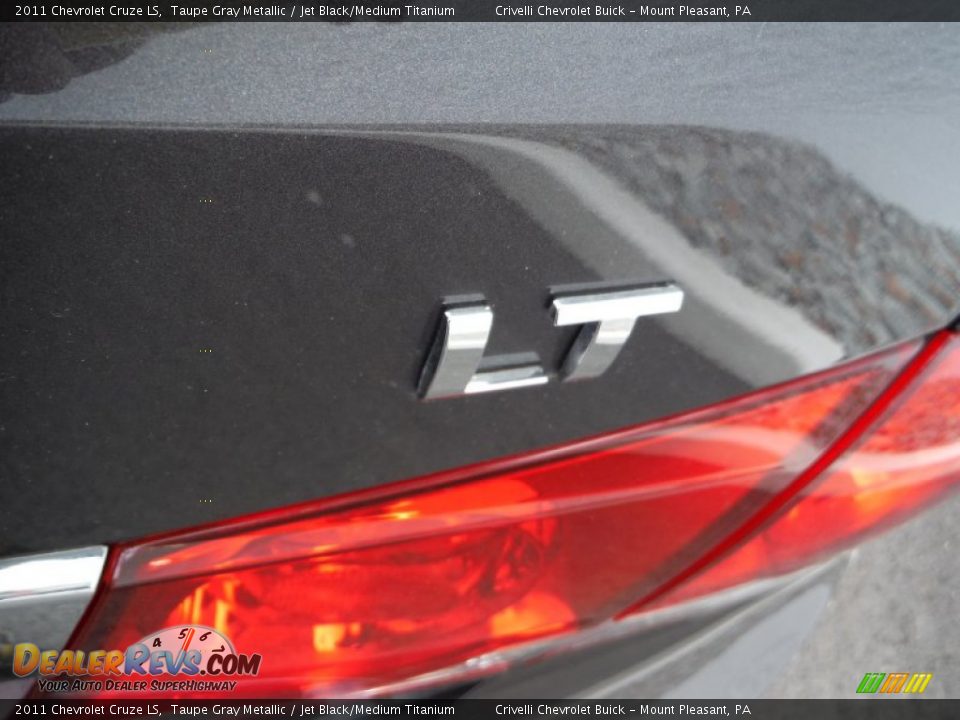 2011 Chevrolet Cruze LS Taupe Gray Metallic / Jet Black/Medium Titanium Photo #10