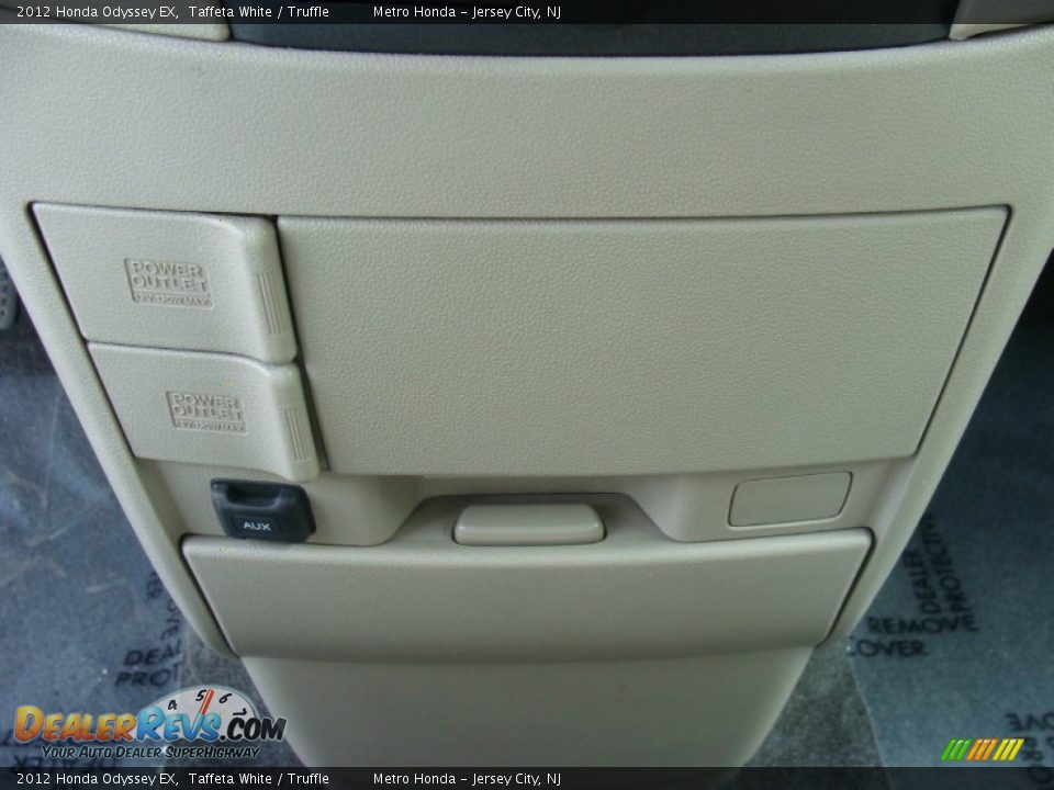 2012 Honda Odyssey EX Taffeta White / Truffle Photo #21
