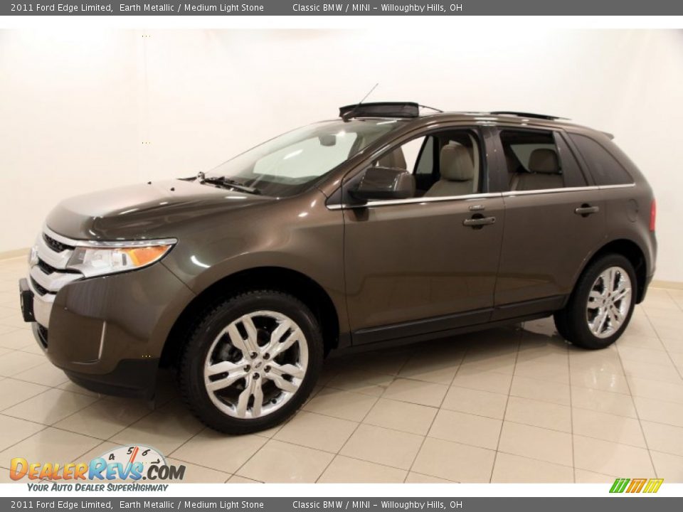 Front 3/4 View of 2011 Ford Edge Limited Photo #3