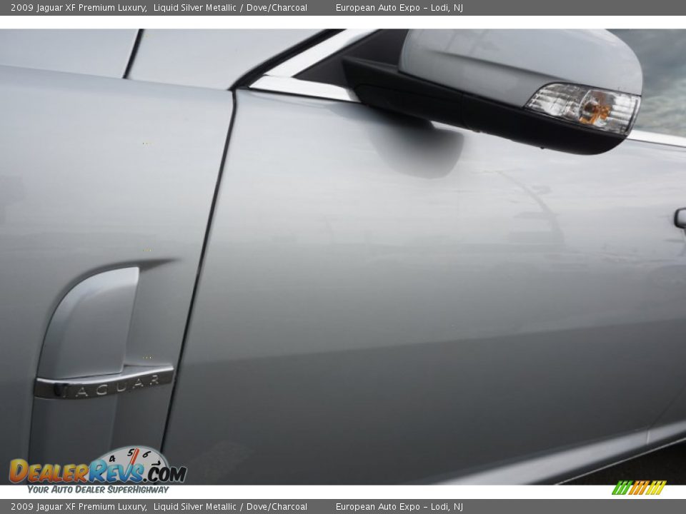 2009 Jaguar XF Premium Luxury Liquid Silver Metallic / Dove/Charcoal Photo #19