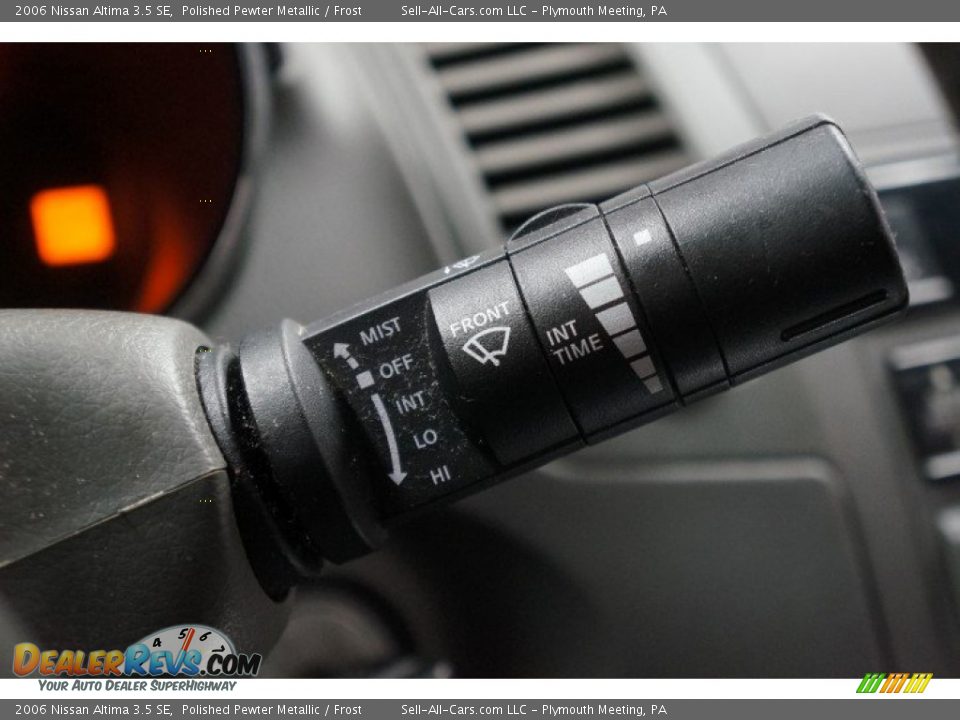 2006 Nissan Altima 3.5 SE Polished Pewter Metallic / Frost Photo #25