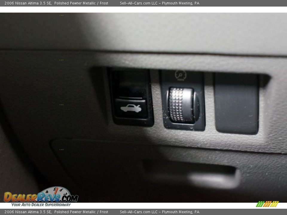2006 Nissan Altima 3.5 SE Polished Pewter Metallic / Frost Photo #26