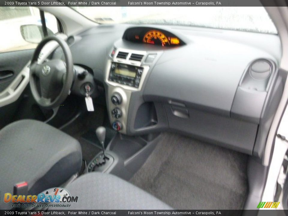 2009 Toyota Yaris 5 Door Liftback Polar White / Dark Charcoal Photo #12