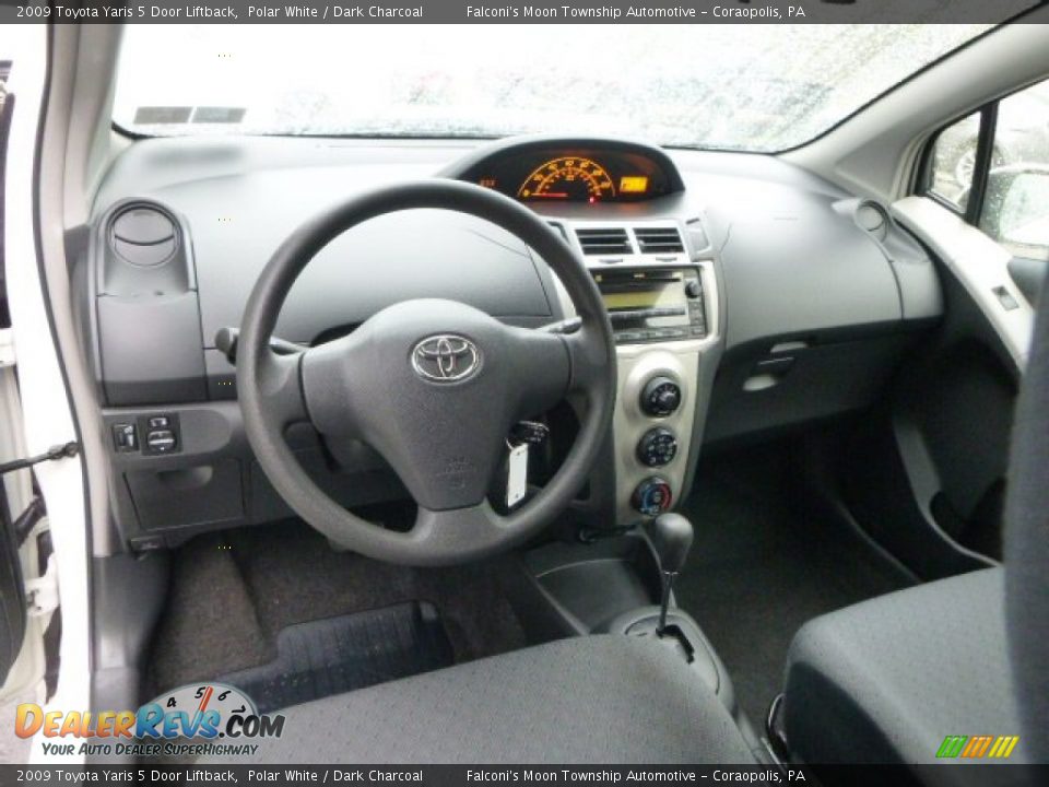 2009 Toyota Yaris 5 Door Liftback Polar White / Dark Charcoal Photo #18