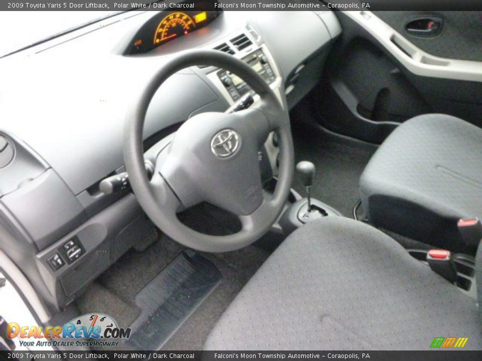 2009 Toyota Yaris 5 Door Liftback Polar White / Dark Charcoal Photo #21