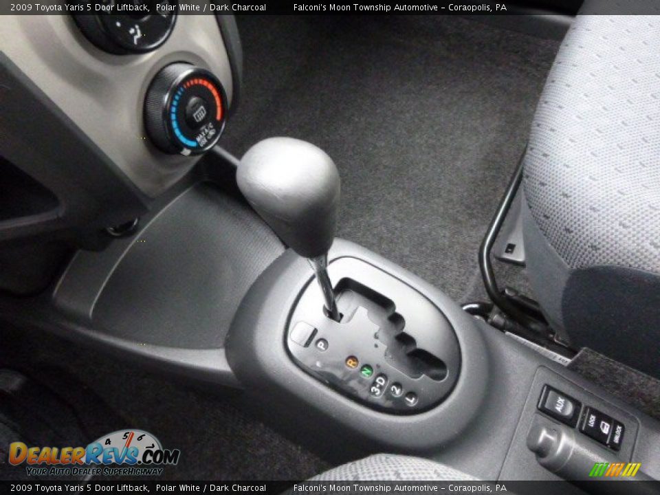 2009 Toyota Yaris 5 Door Liftback Polar White / Dark Charcoal Photo #22