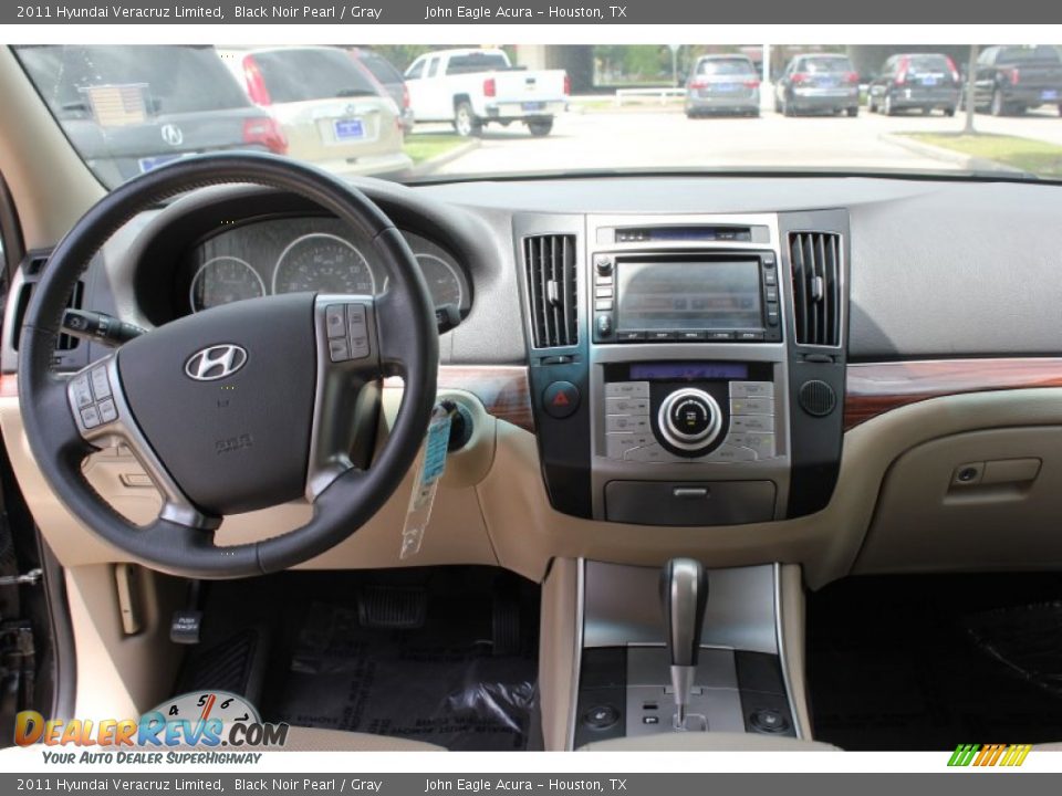 2011 Hyundai Veracruz Limited Black Noir Pearl / Gray Photo #26