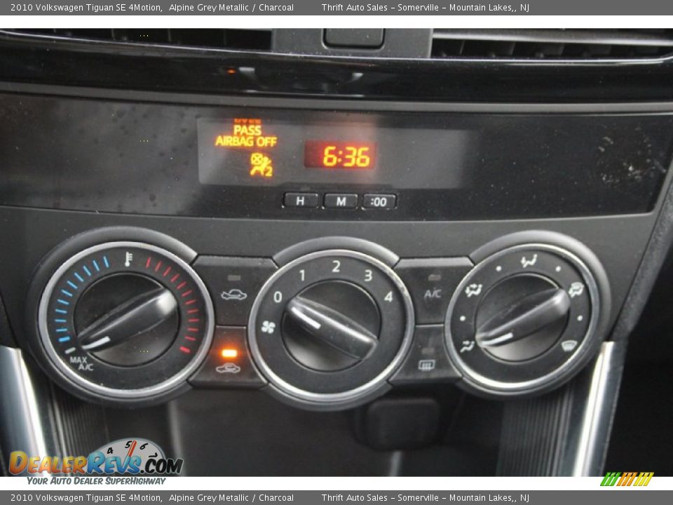2010 Volkswagen Tiguan SE 4Motion Alpine Grey Metallic / Charcoal Photo #18