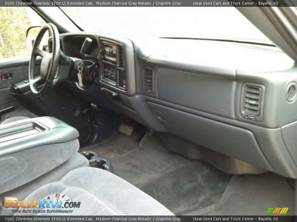 2002 Chevrolet Silverado 1500 LS Extended Cab Medium Charcoal Gray Metallic / Graphite Gray Photo #19