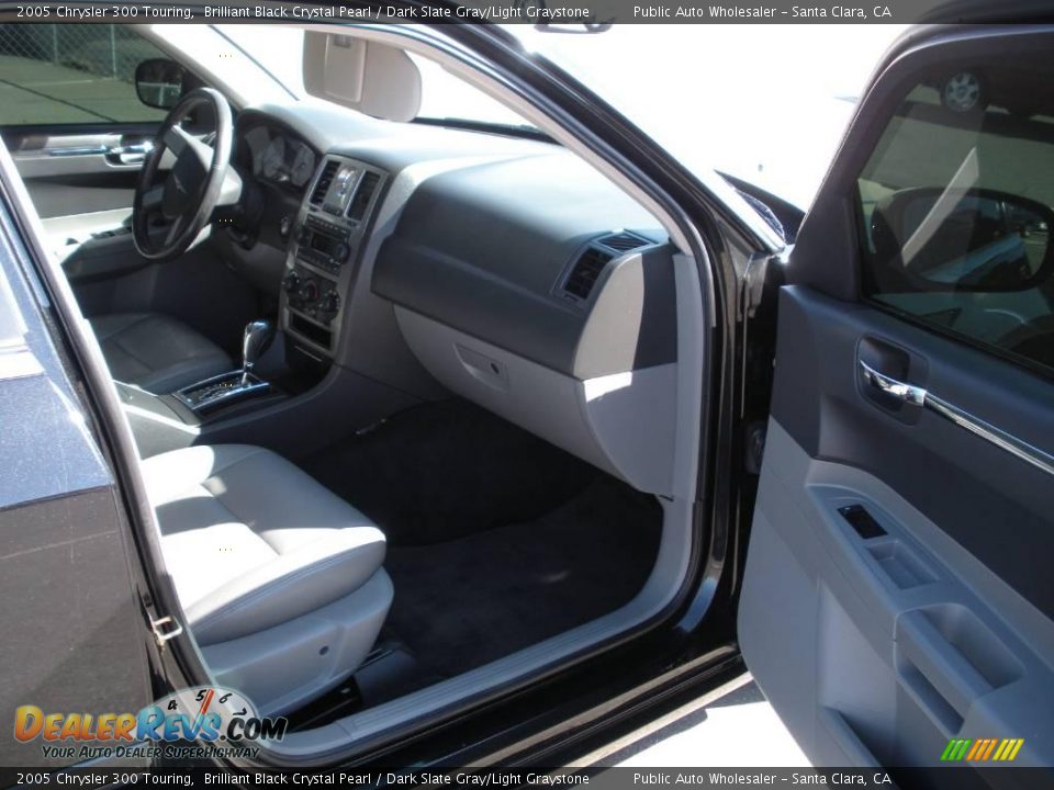 2005 Chrysler 300 Touring Brilliant Black Crystal Pearl / Dark Slate Gray/Light Graystone Photo #18
