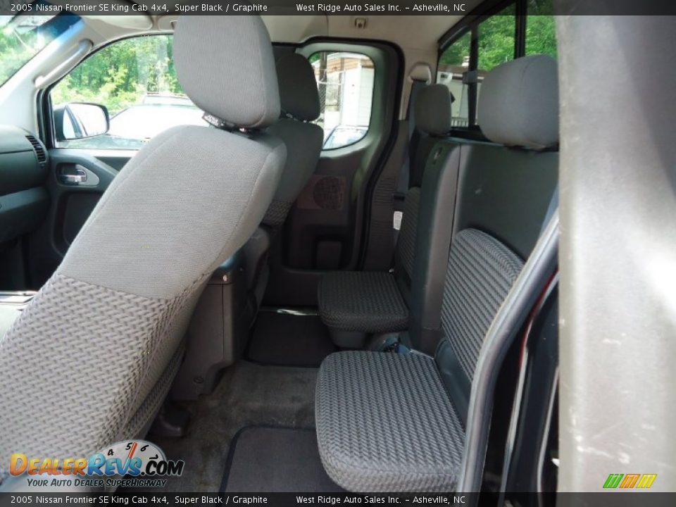 2005 Nissan Frontier SE King Cab 4x4 Super Black / Graphite Photo #10