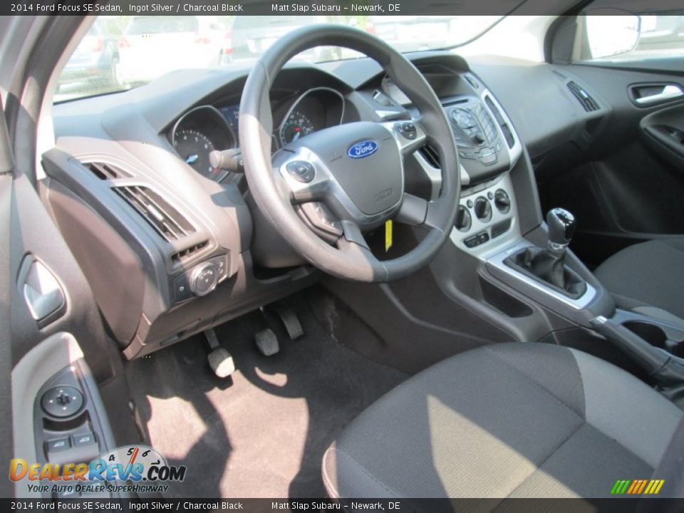 2014 Ford Focus SE Sedan Ingot Silver / Charcoal Black Photo #10