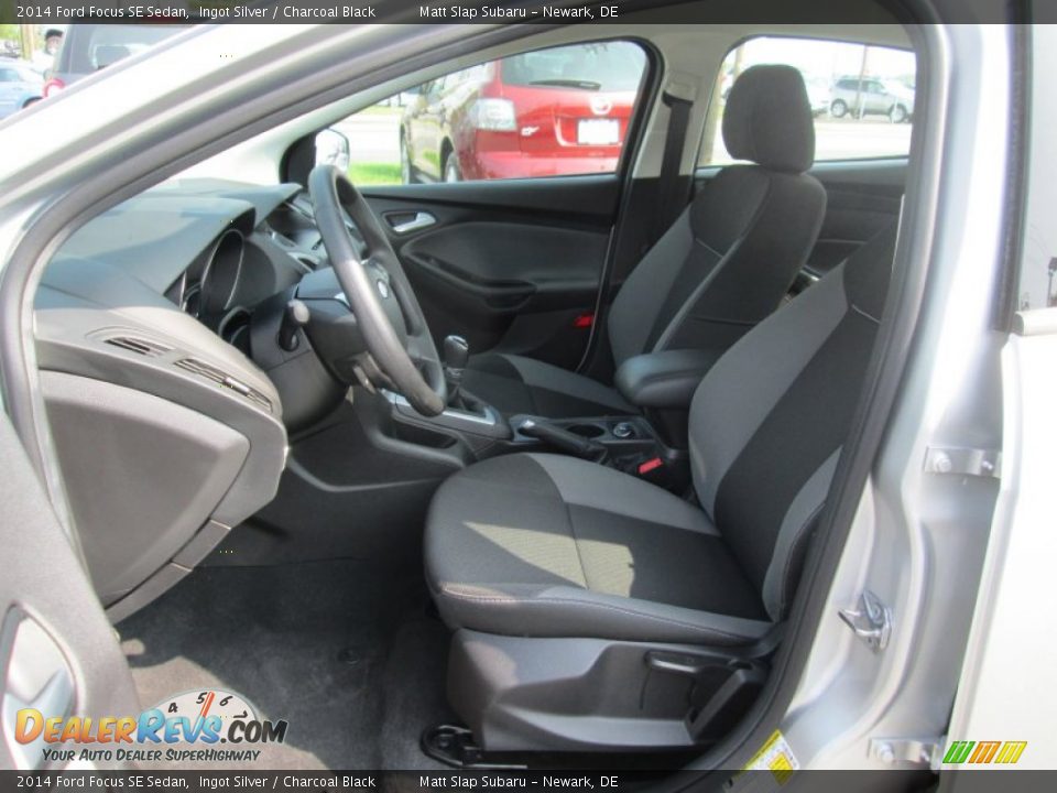 2014 Ford Focus SE Sedan Ingot Silver / Charcoal Black Photo #11