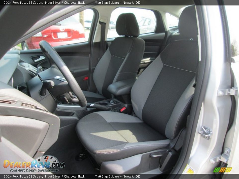 2014 Ford Focus SE Sedan Ingot Silver / Charcoal Black Photo #14