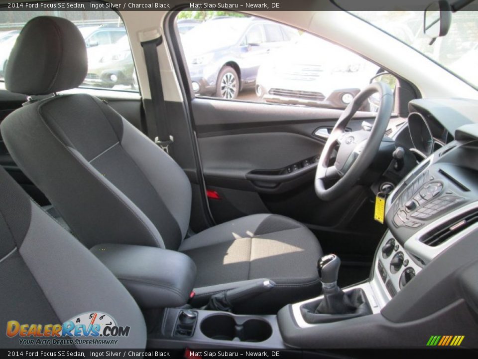 2014 Ford Focus SE Sedan Ingot Silver / Charcoal Black Photo #15