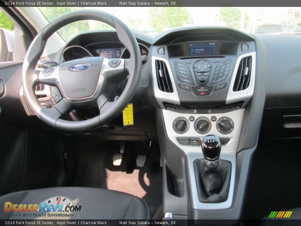 2014 Ford Focus SE Sedan Ingot Silver / Charcoal Black Photo #16