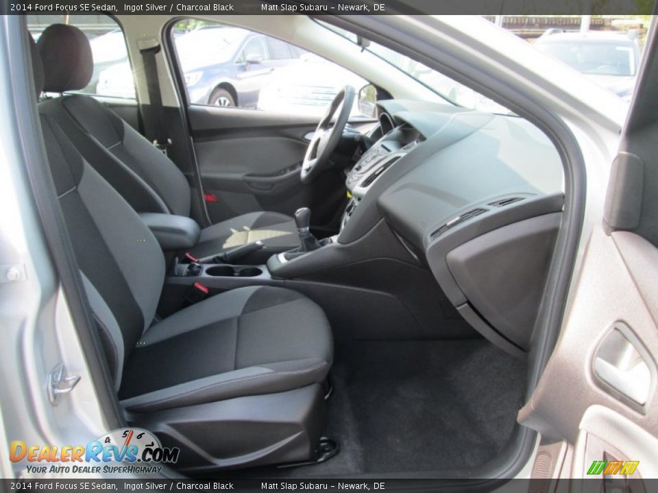 2014 Ford Focus SE Sedan Ingot Silver / Charcoal Black Photo #17