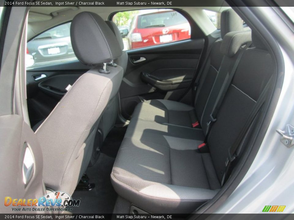 2014 Ford Focus SE Sedan Ingot Silver / Charcoal Black Photo #20
