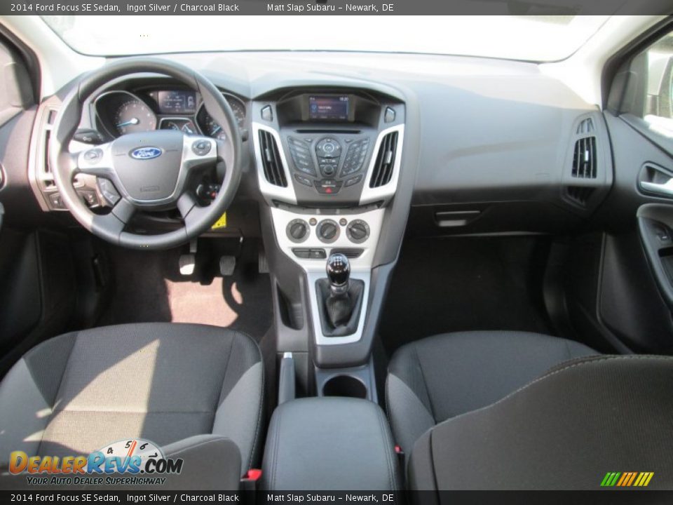 2014 Ford Focus SE Sedan Ingot Silver / Charcoal Black Photo #23