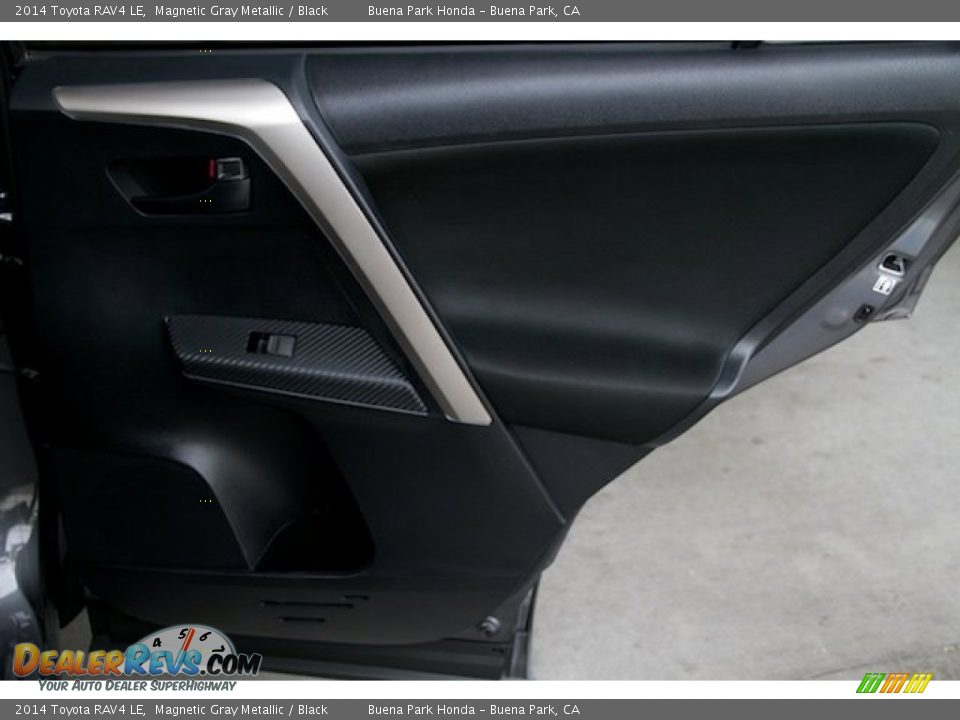 2014 Toyota RAV4 LE Magnetic Gray Metallic / Black Photo #25