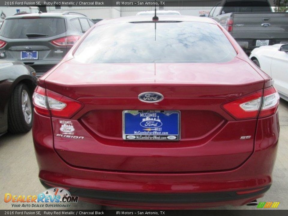2016 Ford Fusion SE Ruby Red Metallic / Charcoal Black Photo #13