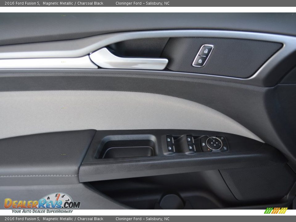 Door Panel of 2016 Ford Fusion S Photo #6